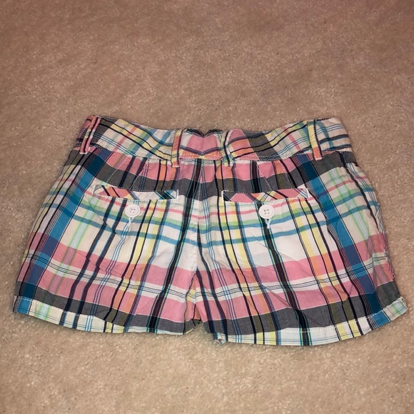 Girl’s Tommy Hilfiger Plaid Shorts - Picture 2 of 2
